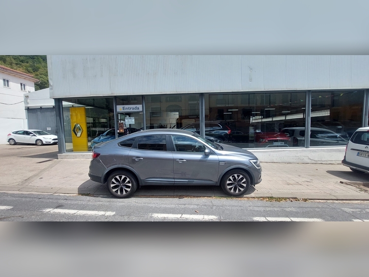 Renault Arkana 1.3 TCE 140CV foto 2